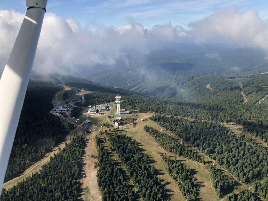 Rundflug Erzgebirge - Der Klinovec am frühen Vormittag
